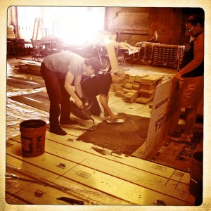 While the boys are busy laying the kitchen floor - vintage slate that was restored from old windowsills